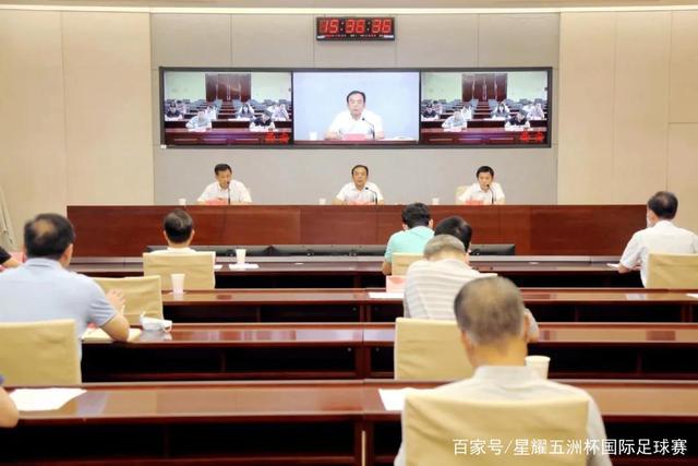 五位热衷年轻男友的女星，各个魅力与财富兼得